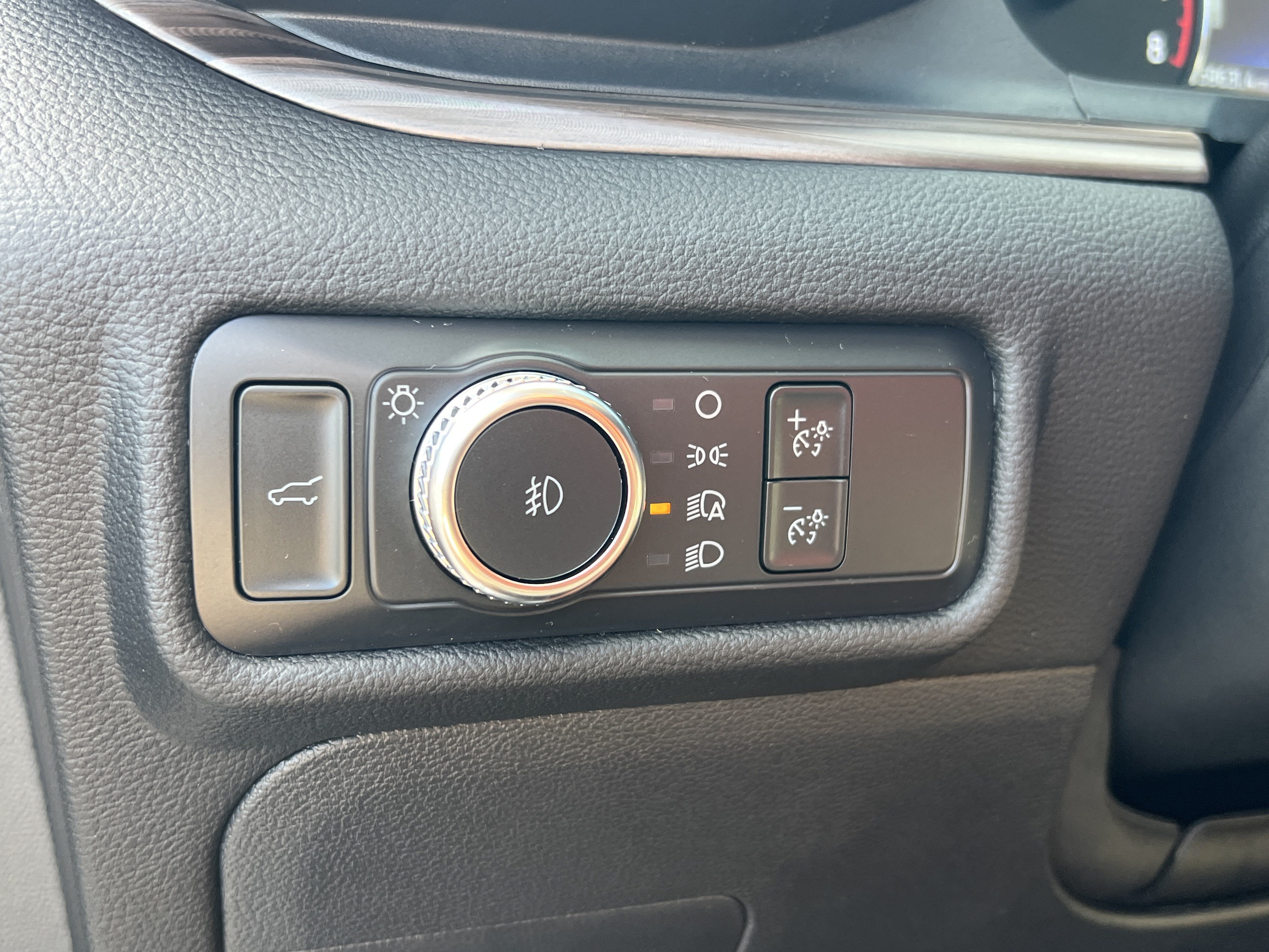 Used 2022 Ford Explorer Limited w/ Equipment Group 301A RWD image 34