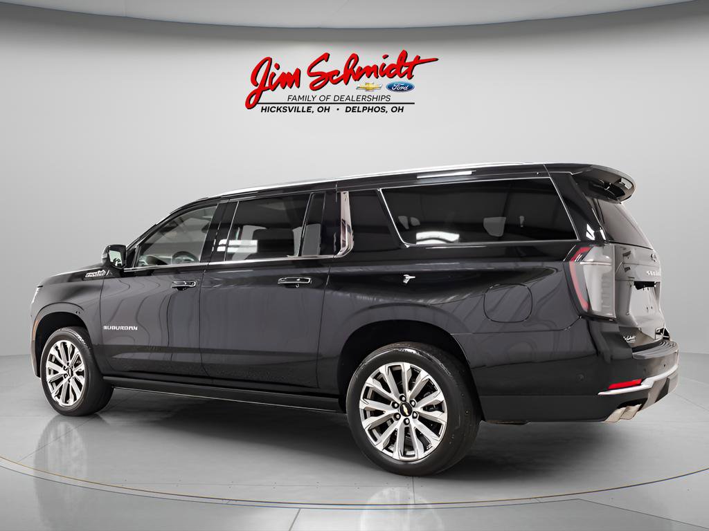 Used 2025 Chevrolet Suburban High Country image 4