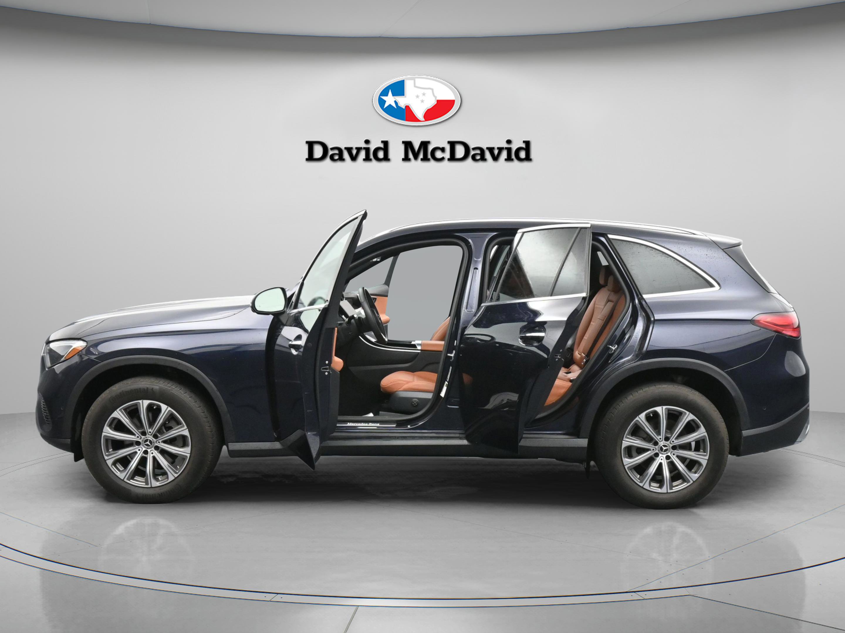 Used 2023 Mercedes-Benz GLC 300 4MATIC w/ Exclusive Trim Package image 33