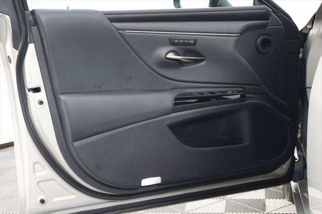 Certified 2025 Lexus ES 300h w/ Premium Package FWD image 12