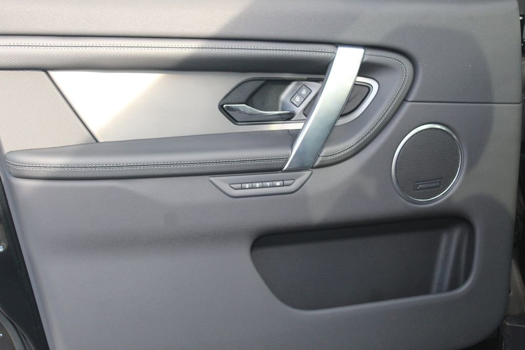 New 2026 Land Rover Discovery Sport Landmark image 21