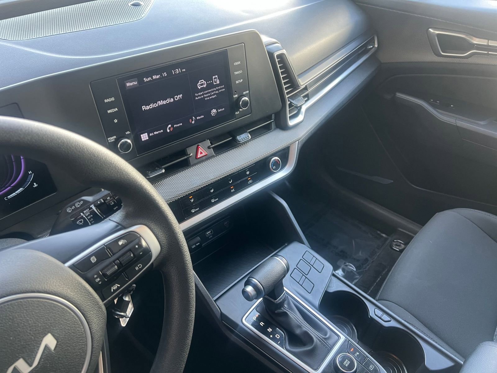 Used 2025 Kia Sportage LX image 17