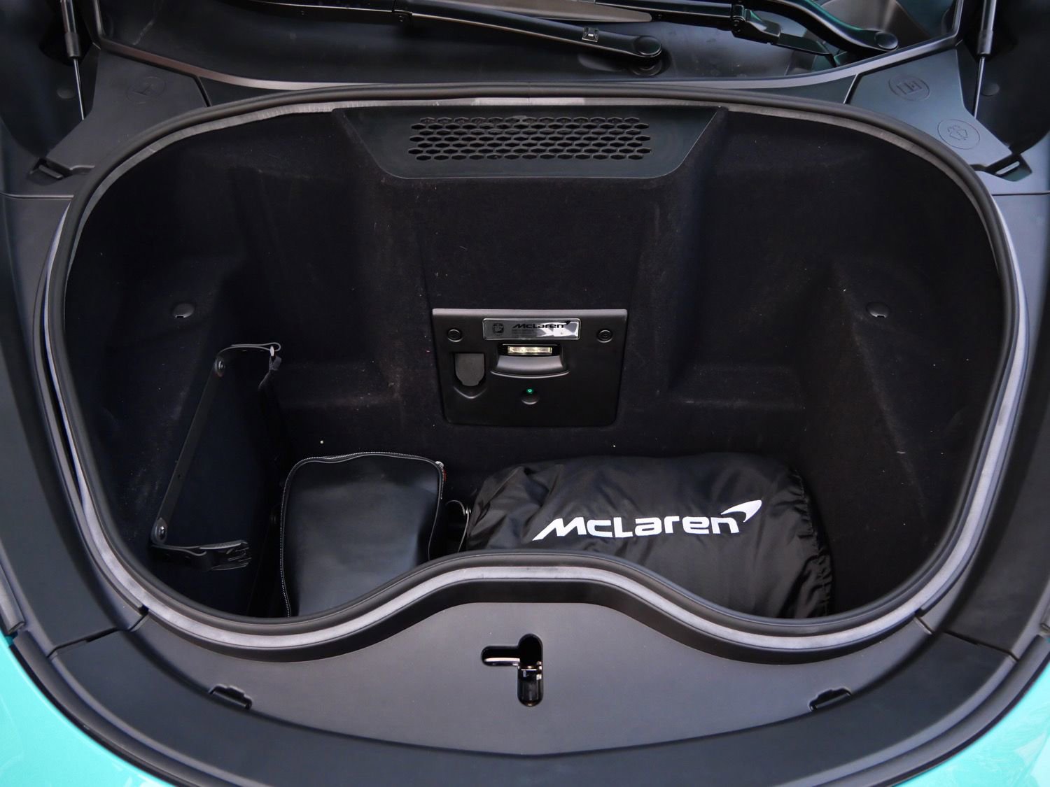 Used 2023 McLaren GT RWD image 25