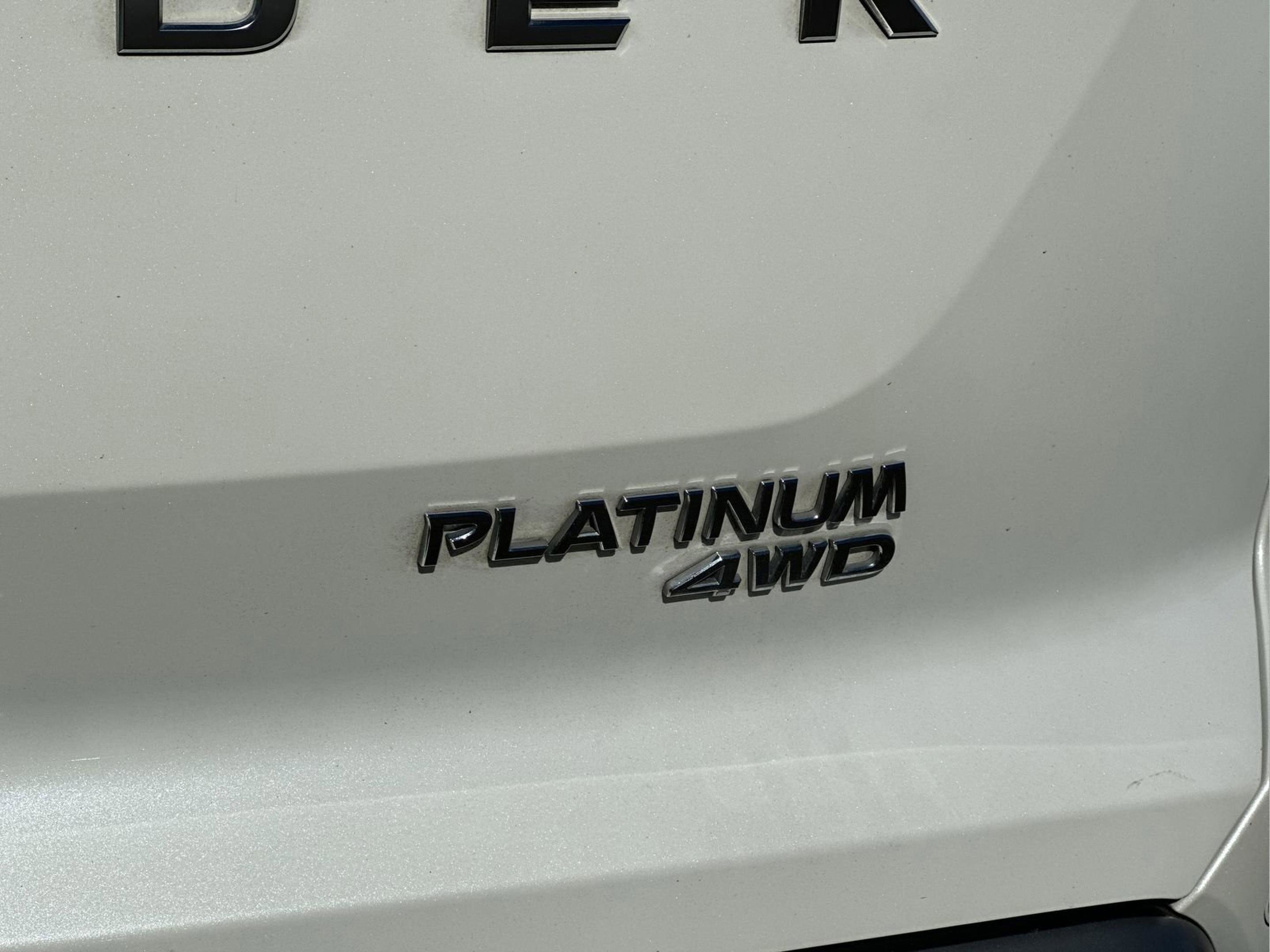 Used 2024 Nissan Pathfinder Platinum image 16