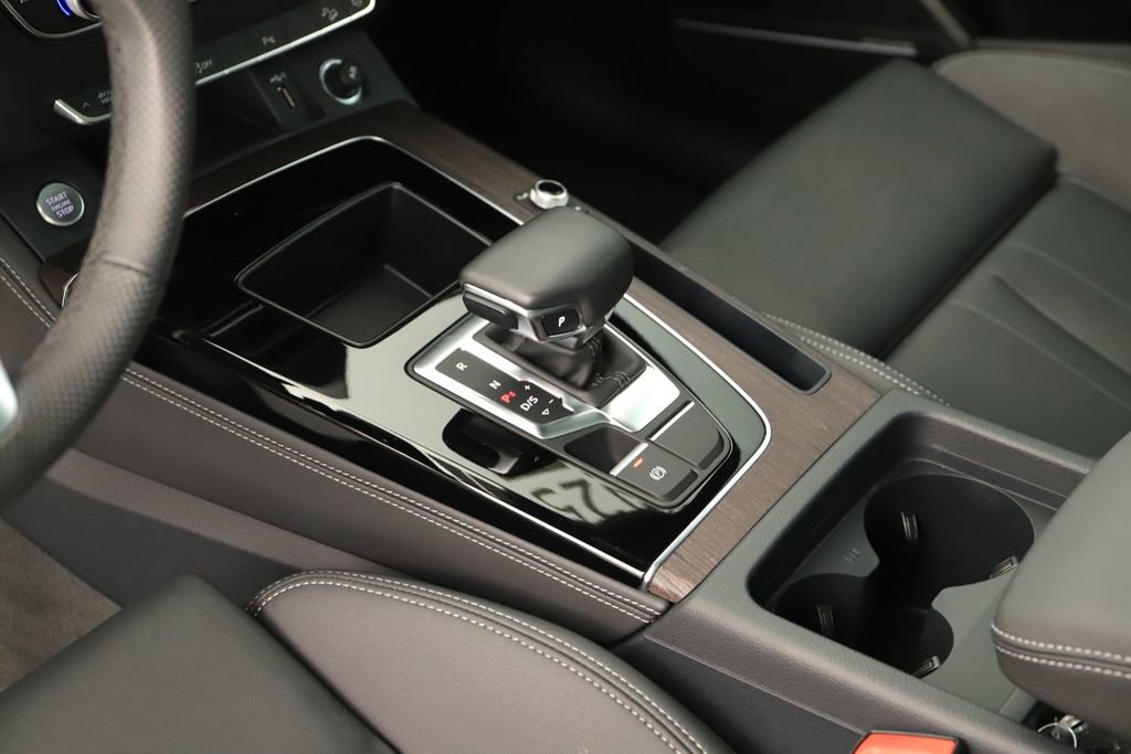 Certified 2025 Audi Q5 e Premium Plus w/ Premium Plus Package image 17