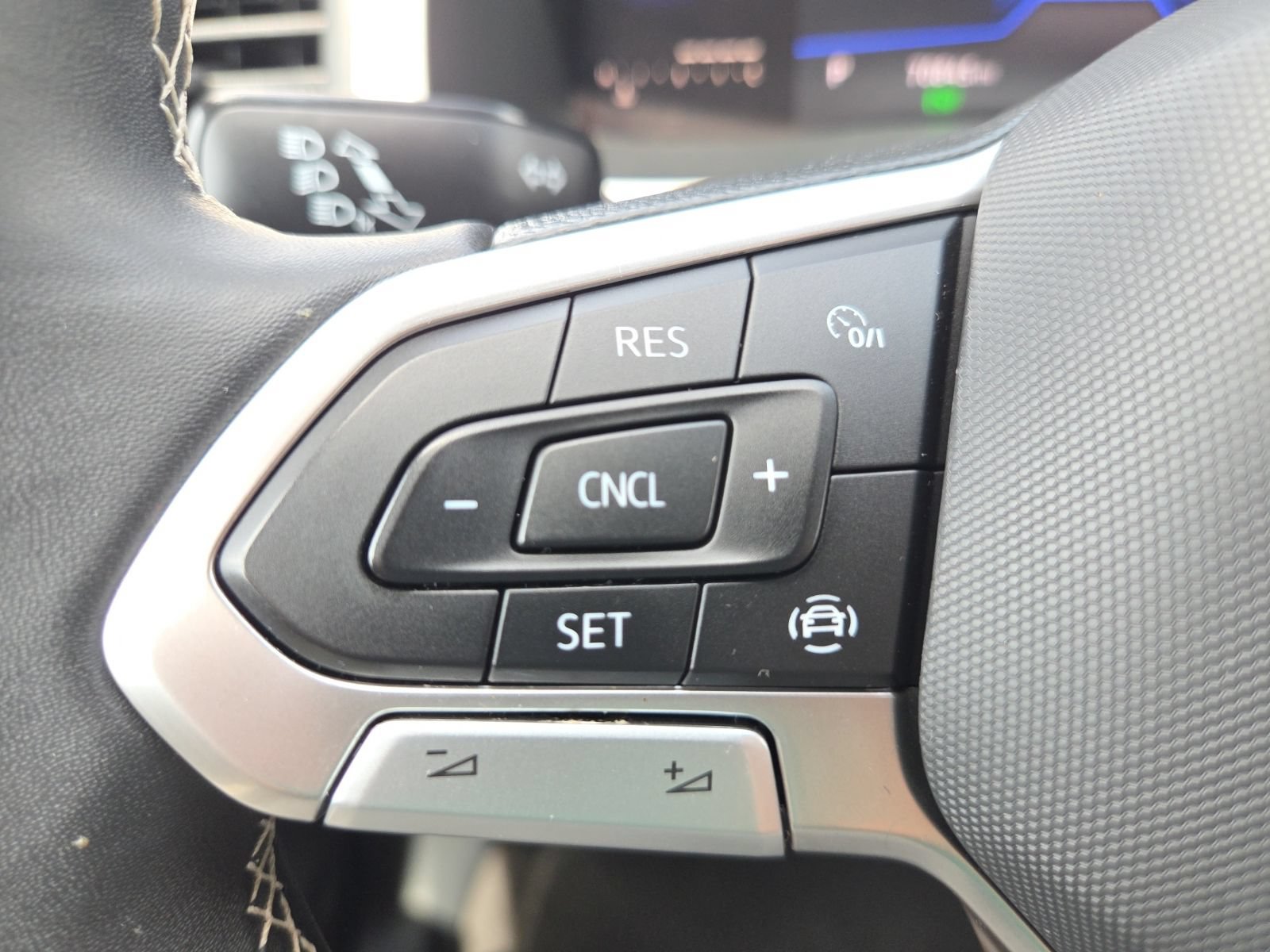 Used 2023 Volkswagen Atlas SE AWD/4WD image 22