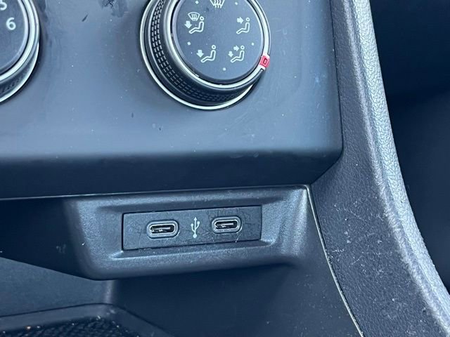 Used 2023 Volkswagen Jetta Sport image 40