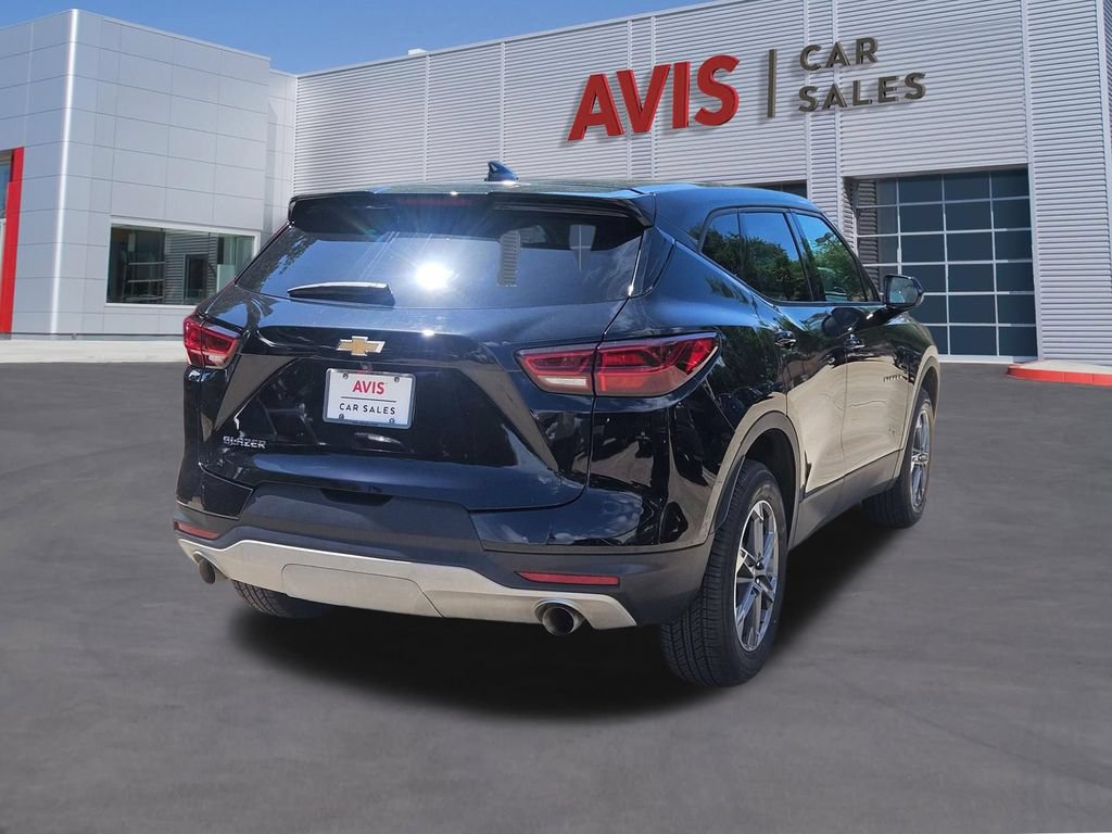 Used 2025 Chevrolet Blazer LT FWD image 6