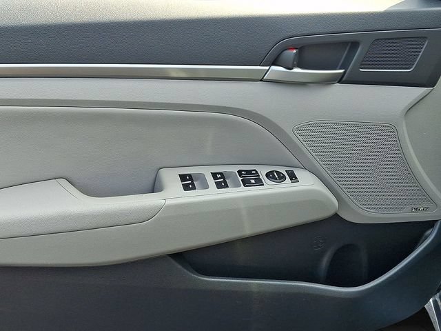 Used 2017 Hyundai Elantra Limited w/ Limited Tech Package 04 FWD image 12