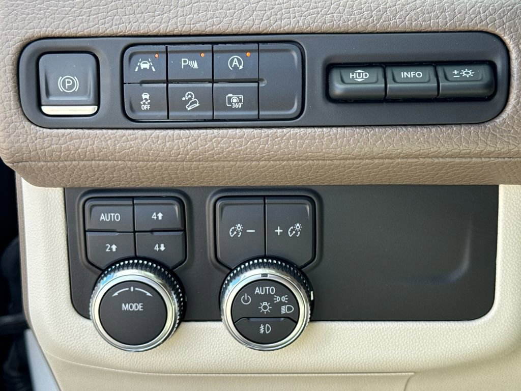 Certified 2023 GMC Yukon XL Denali AWD/4WD image 32