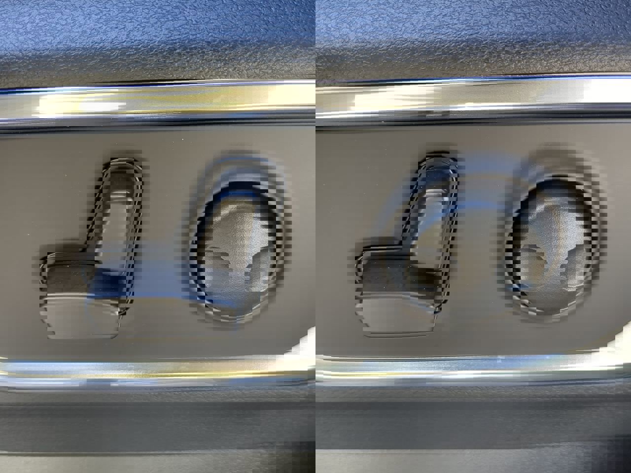 Certified 2026 RAM 1500 Laramie w/ Night Edition image 30