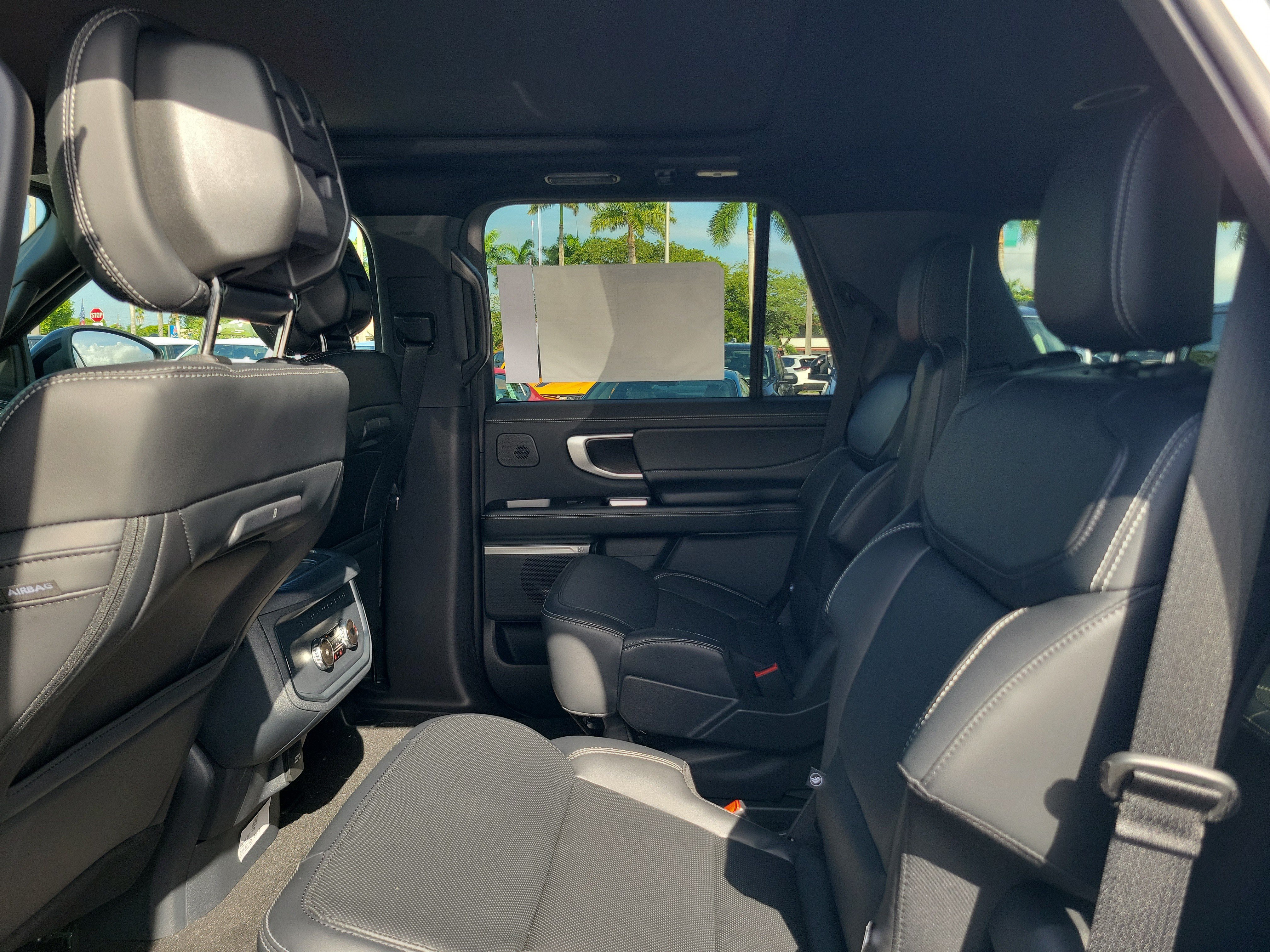 New 2027 Ford Expedition Platinum w/ Stealth Appearance Package AWD/4WD image 10