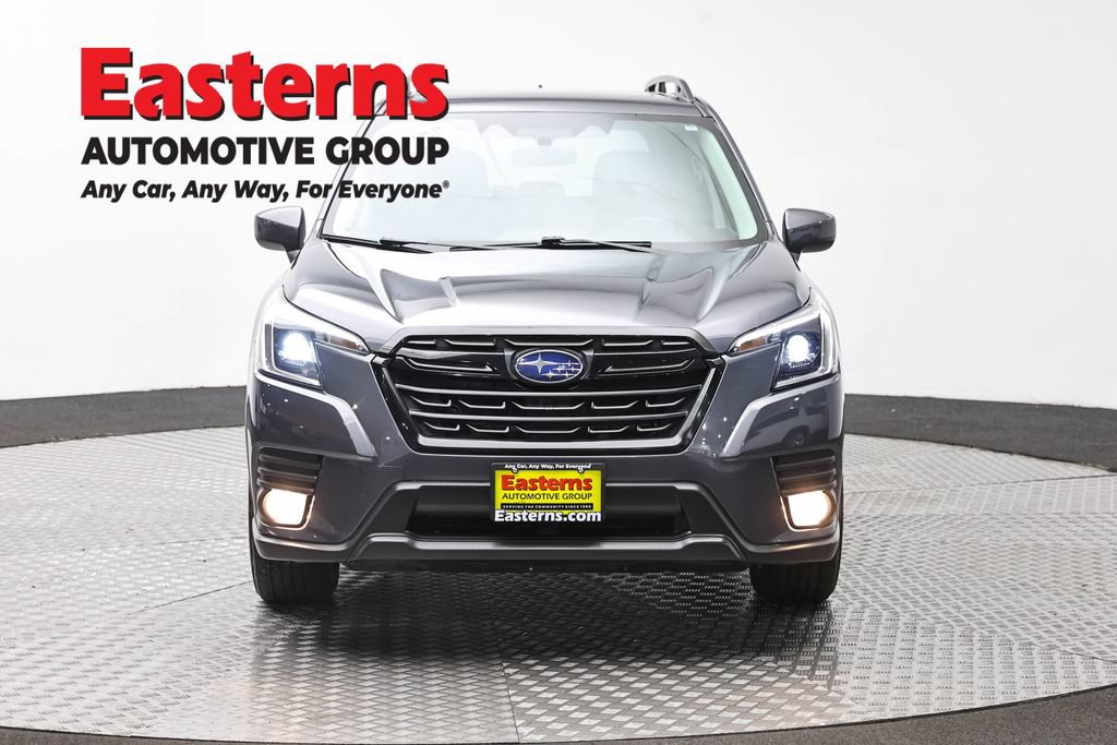 Used 2022 Subaru Forester Premium AWD/4WD image 2