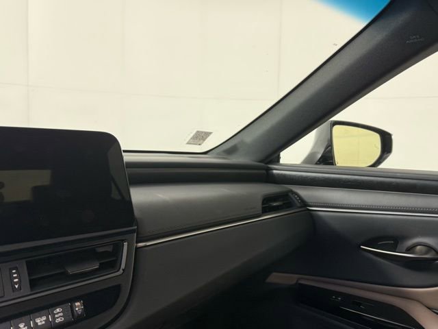 Certified 2025 Lexus ES 300h 300h w/ Premium Package image 23