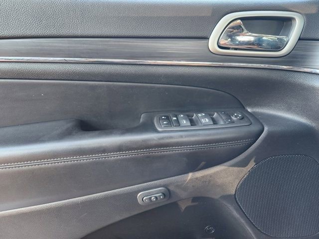 Used 2022 Jeep Grand Cherokee Limited w/ Trailer Tow Group IV image 25