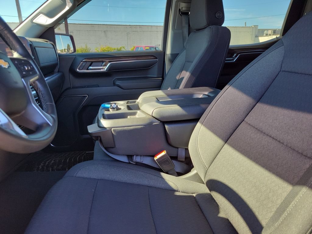Used 2024 Chevrolet Silverado 1500 LT AWD/4WD image 21