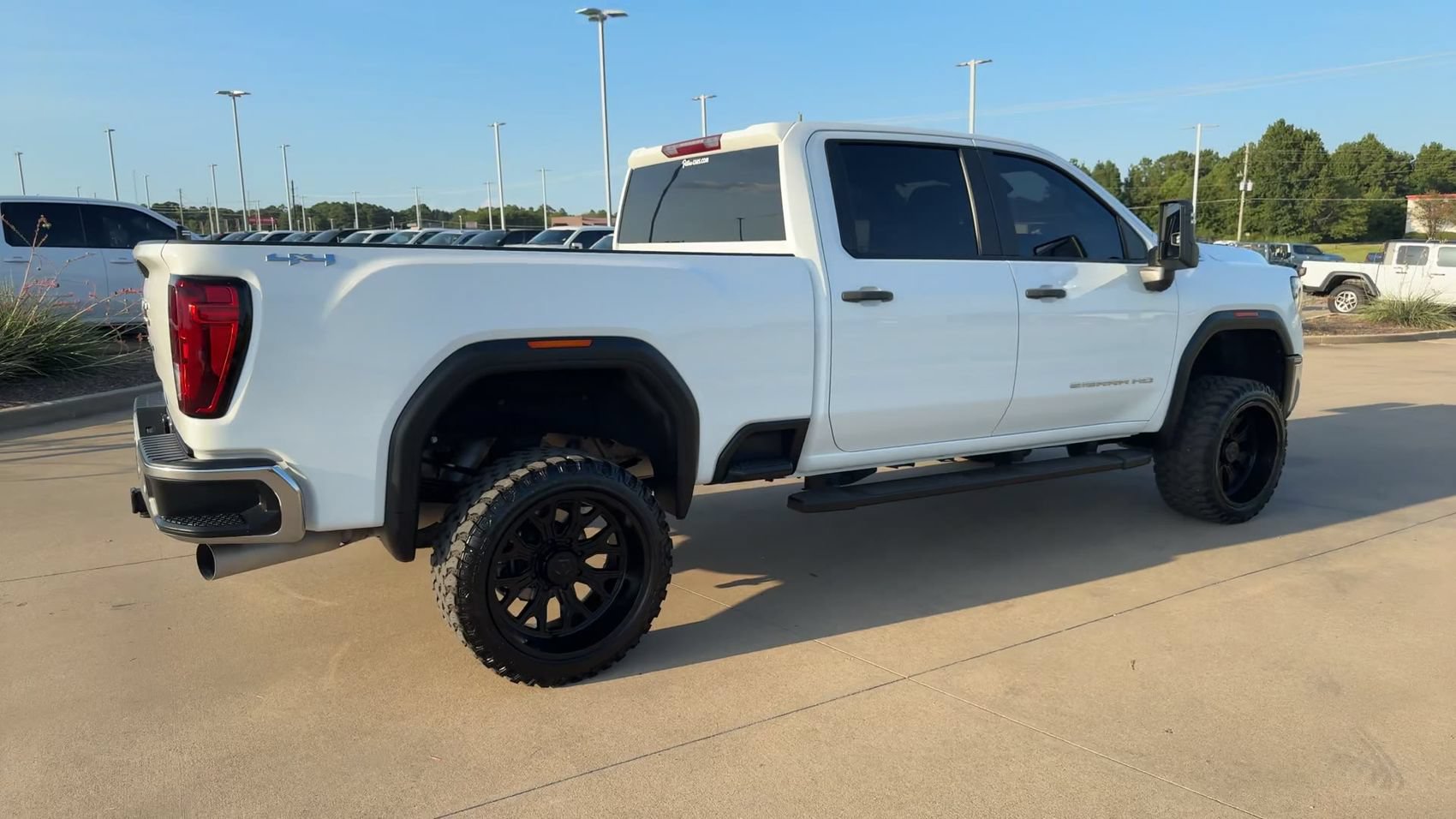 Used 2024 GMC Sierra 3500 Pro AWD/4WD image 7