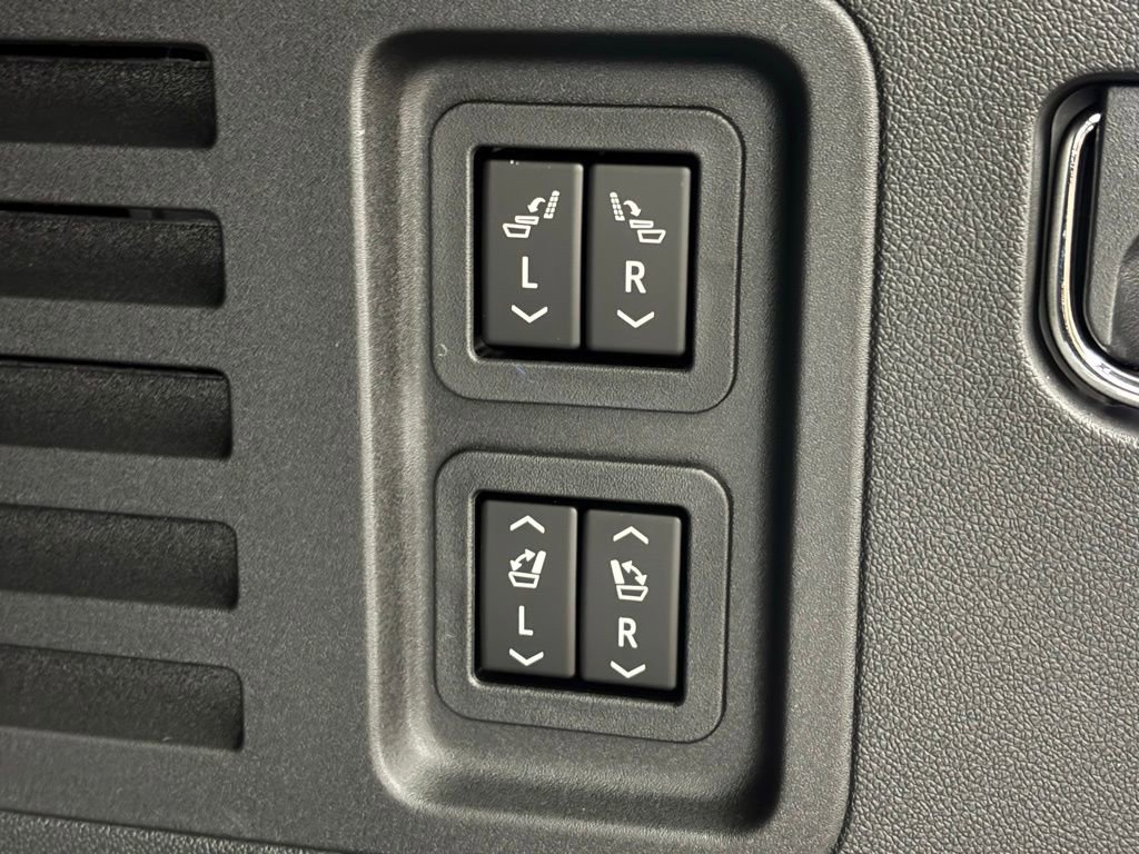 New 2026 Buick Enclave Avenir image 13