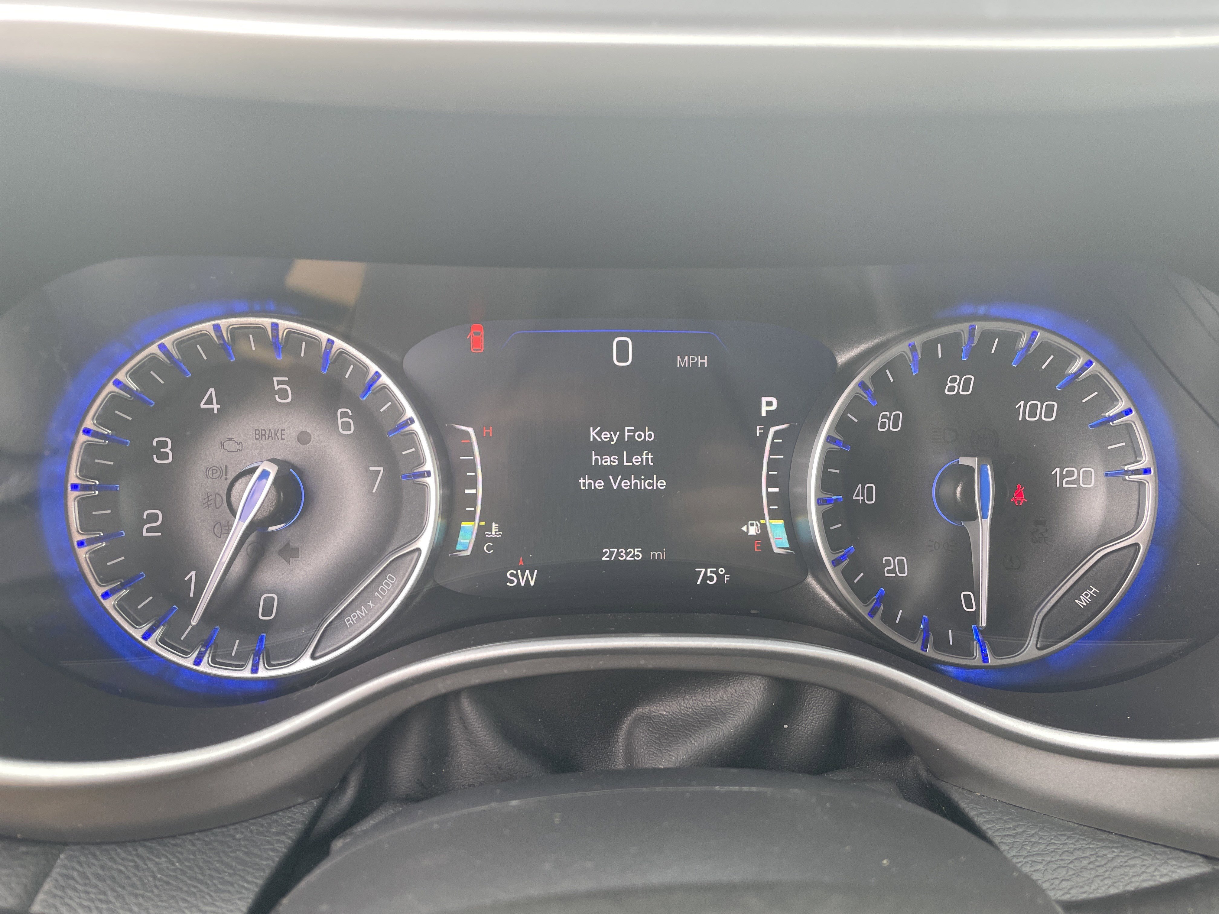 Used 2025 Chrysler Pacifica Select image 19