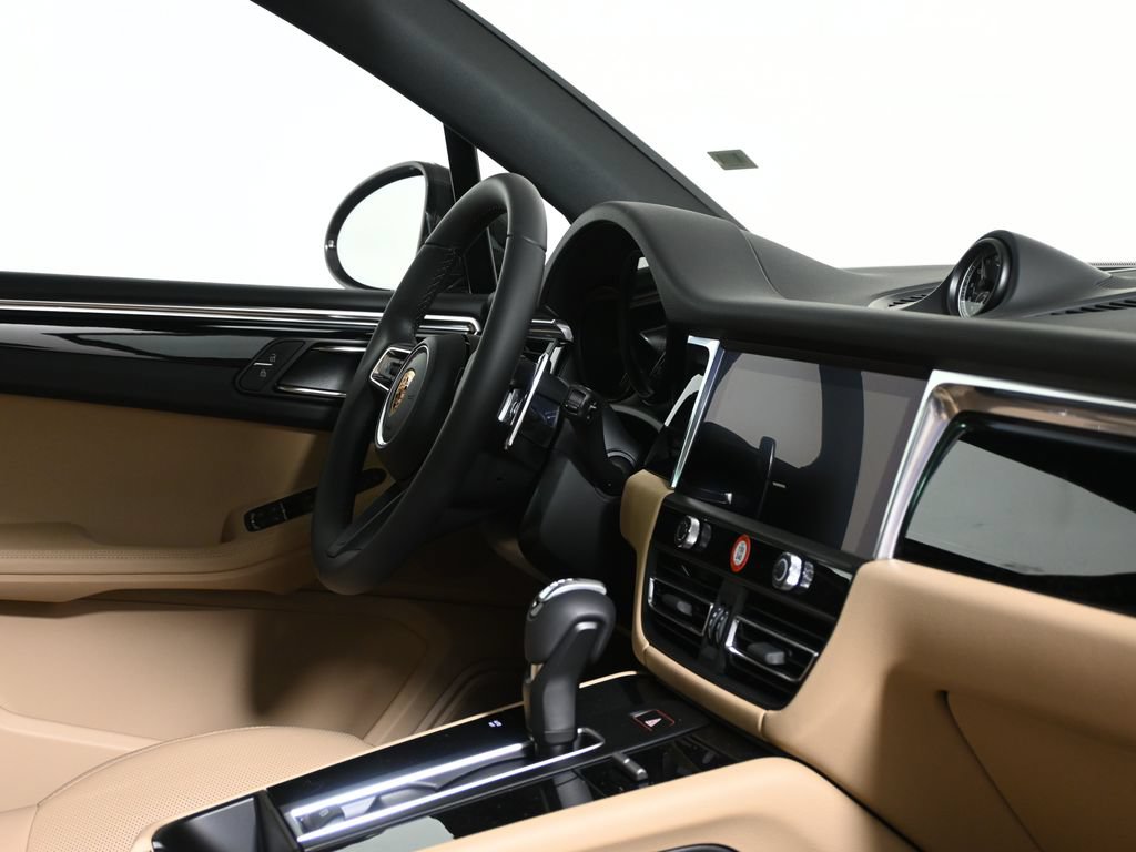 New 2026 Porsche Macan AWD/4WD image 39