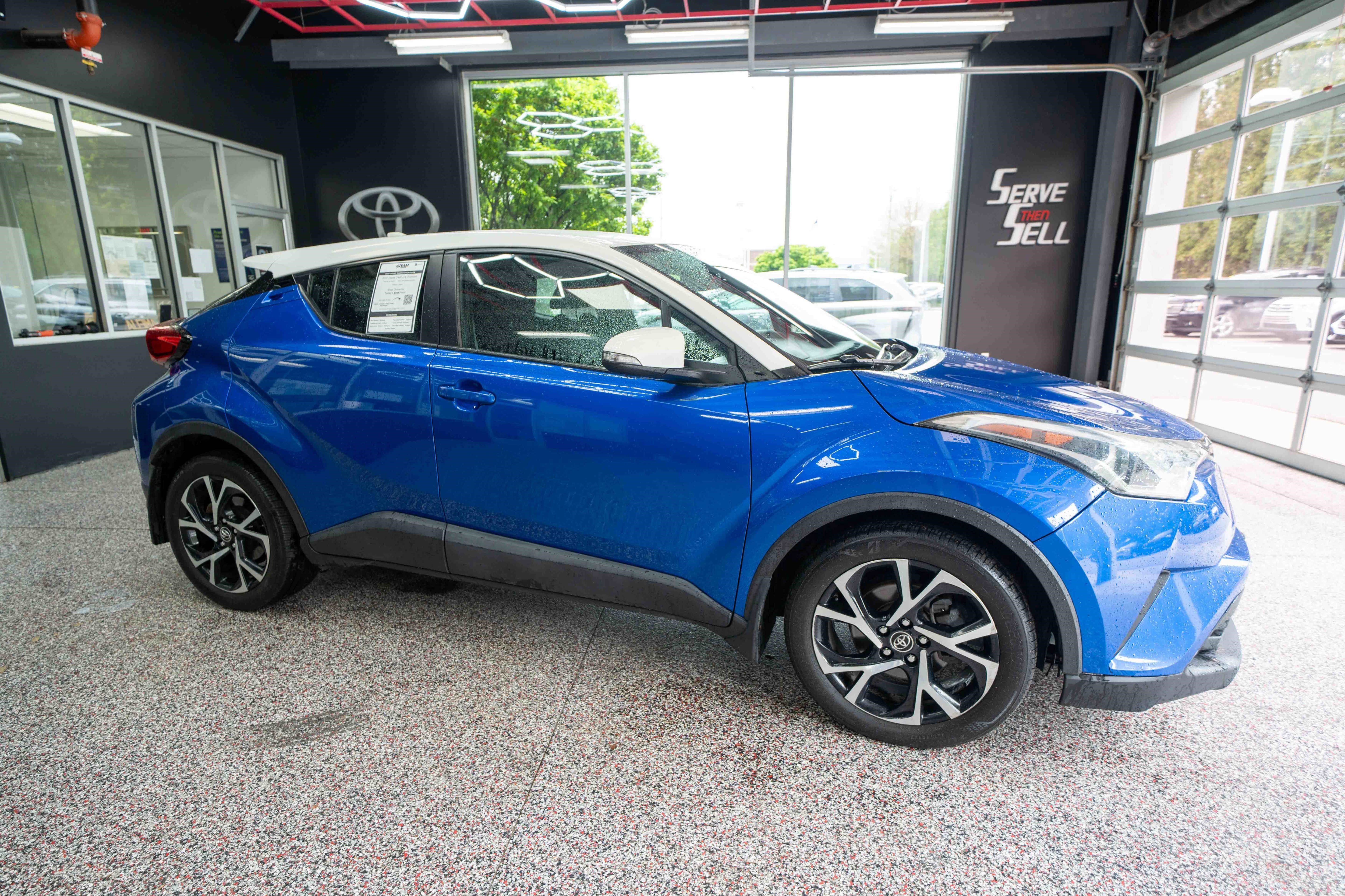 Used 2018 Toyota C-HR XLE FWD image 5