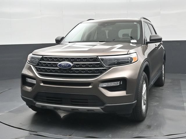 Used 2021 Ford Explorer XLT w/ Equipment Group 202A AWD/4WD image 35