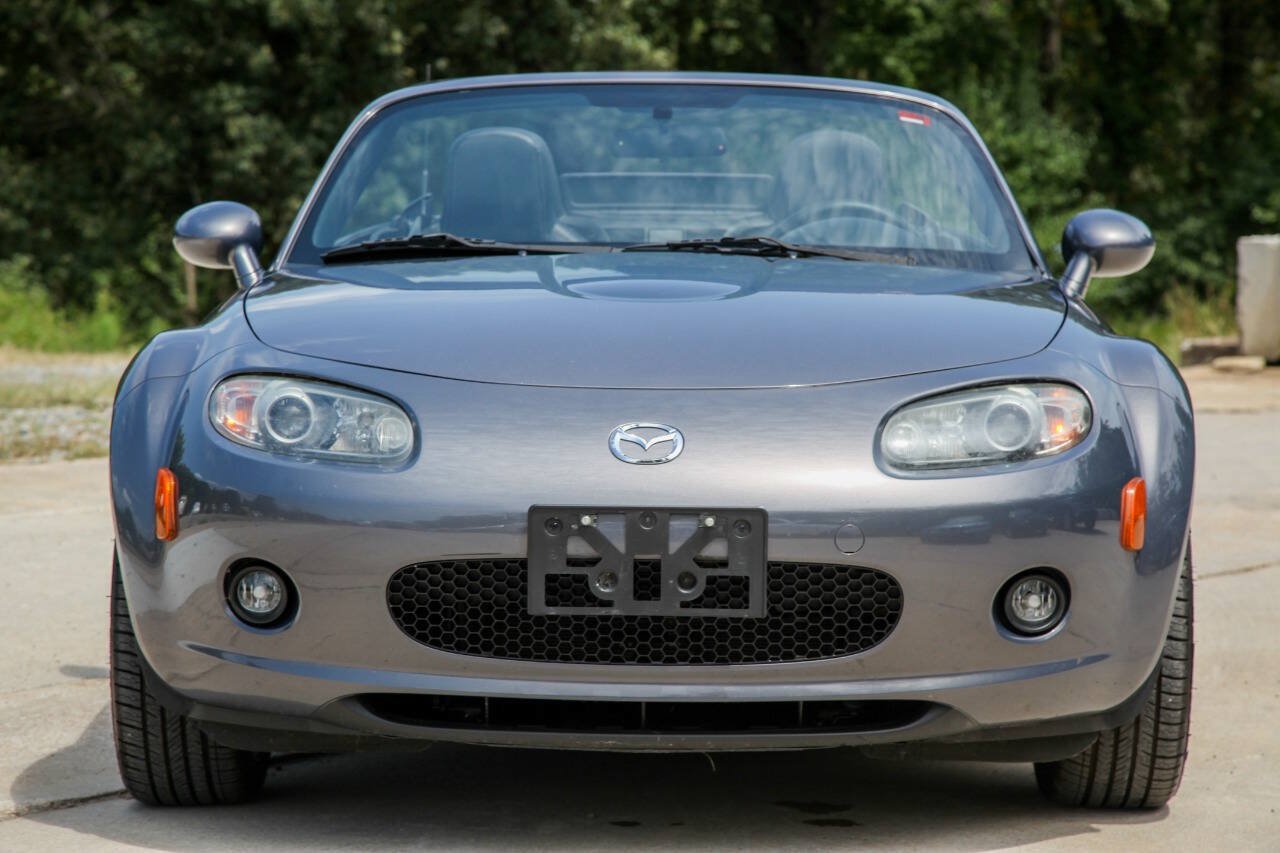 Used 2006 MAZDA MX-5 Miata Grand Touring w/ Premium Pkg RWD image 3