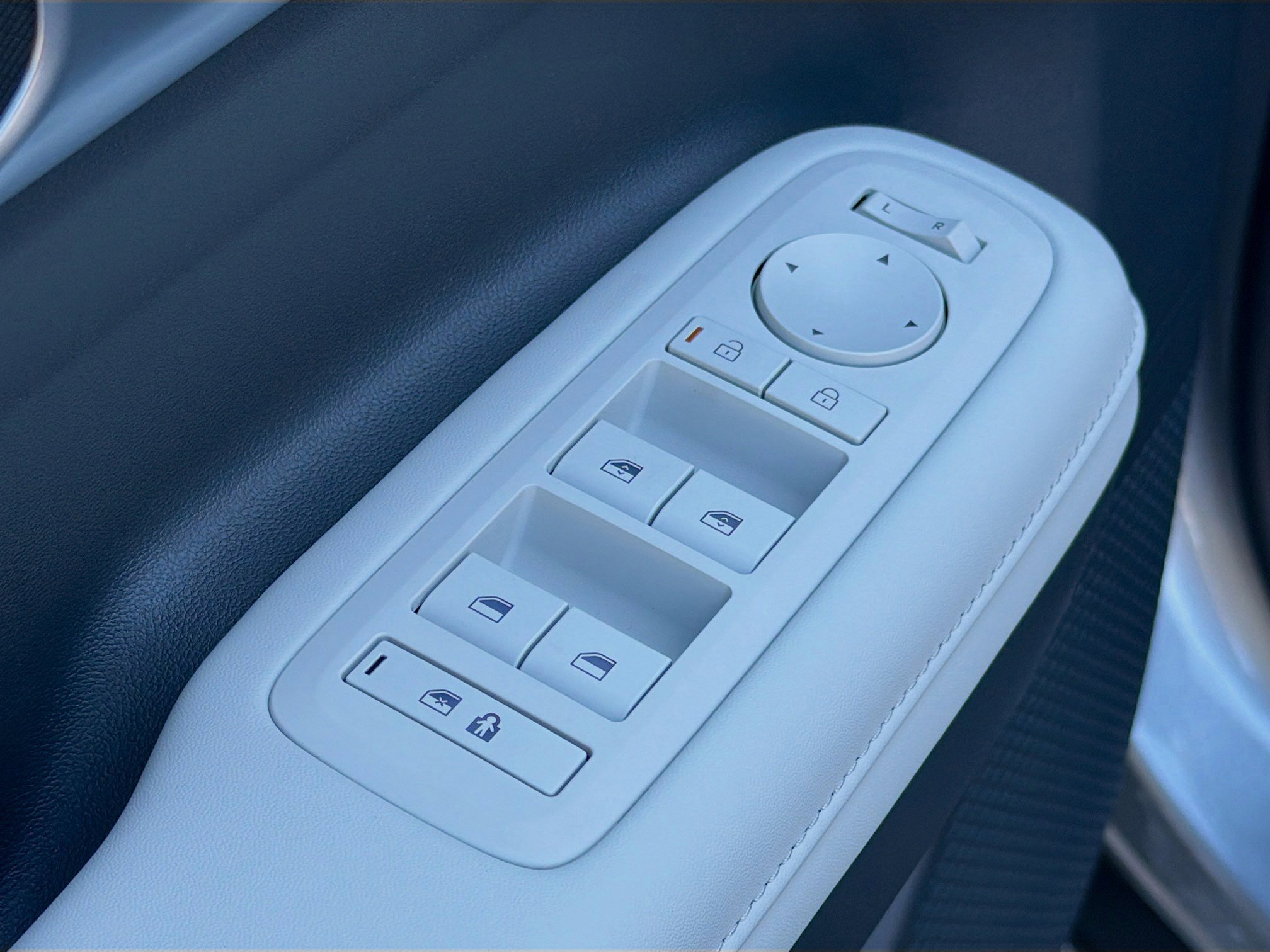 New 2026 Hyundai Santa Fe SEL FWD image 23