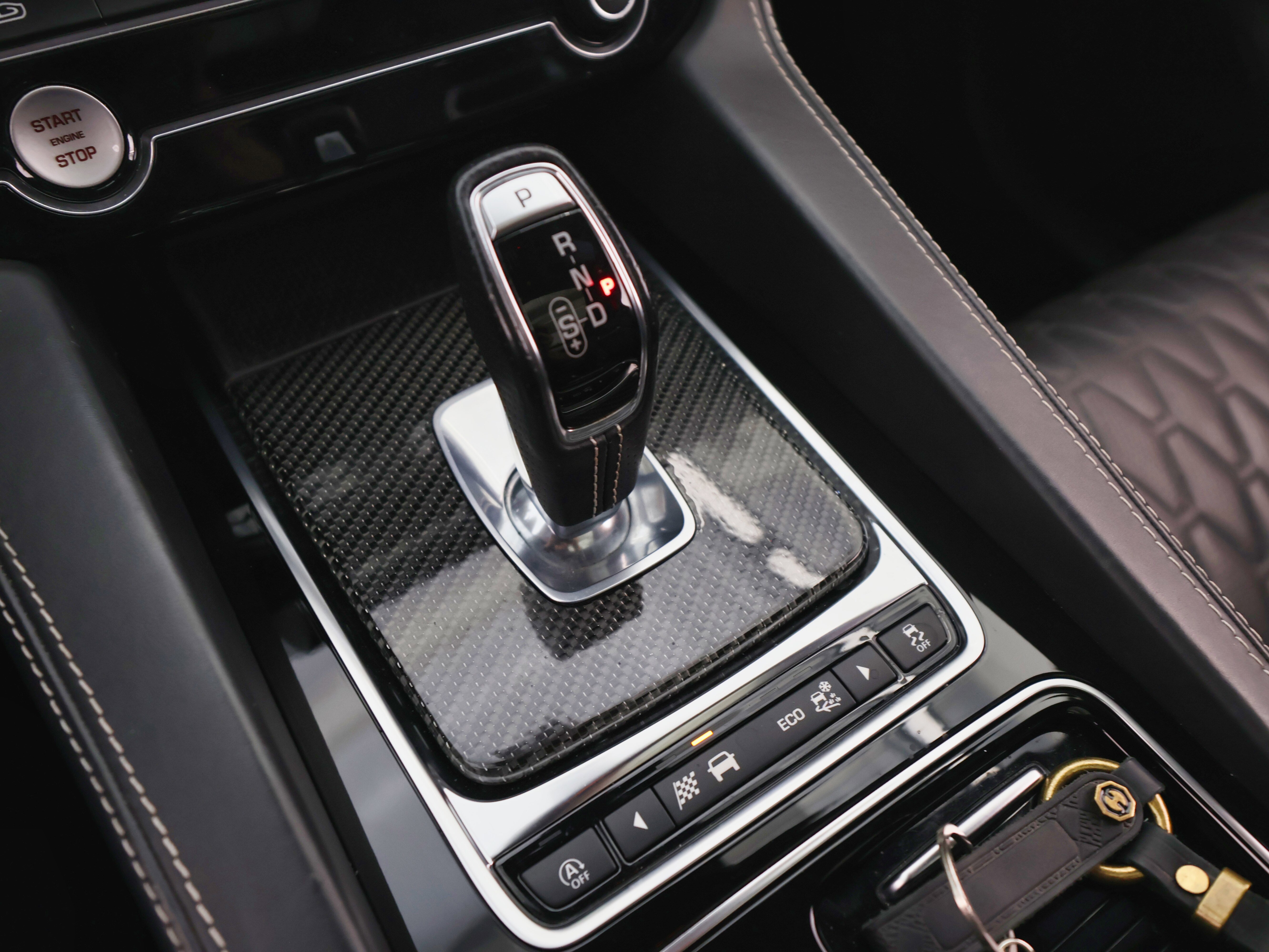 Used 2020 Jaguar F-PACE SVR image 41