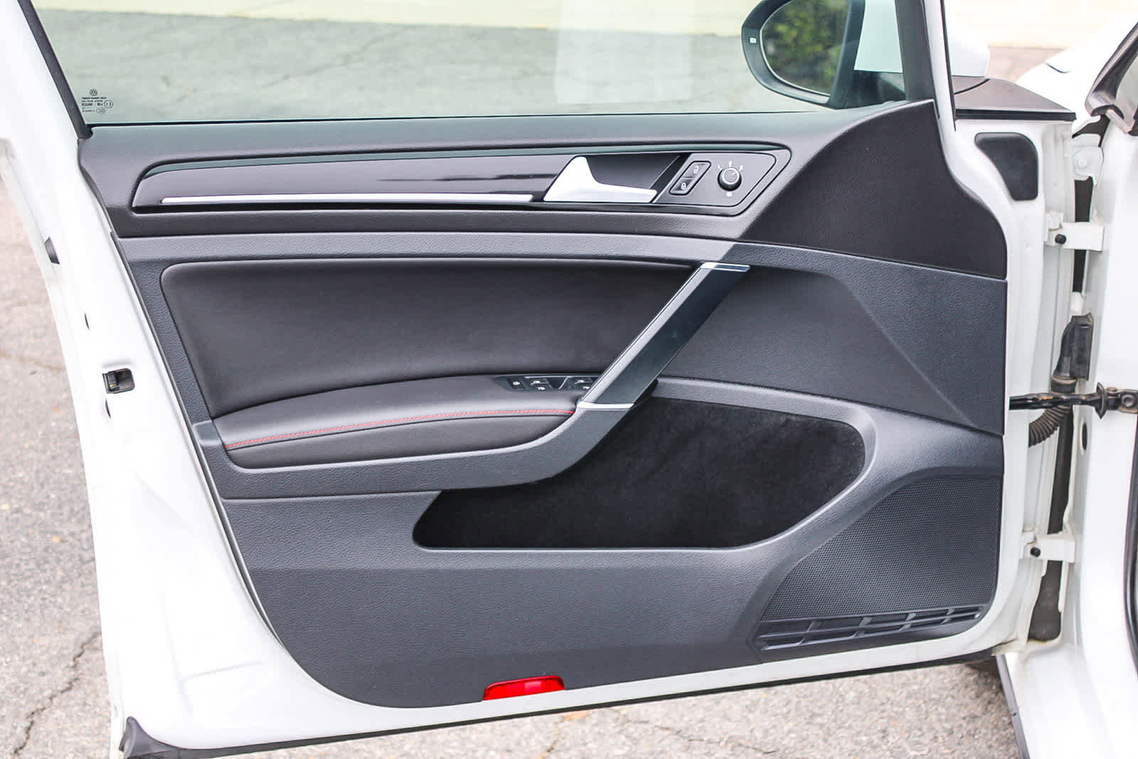 Used 2015 Volkswagen GTI 4-Door FWD image 21