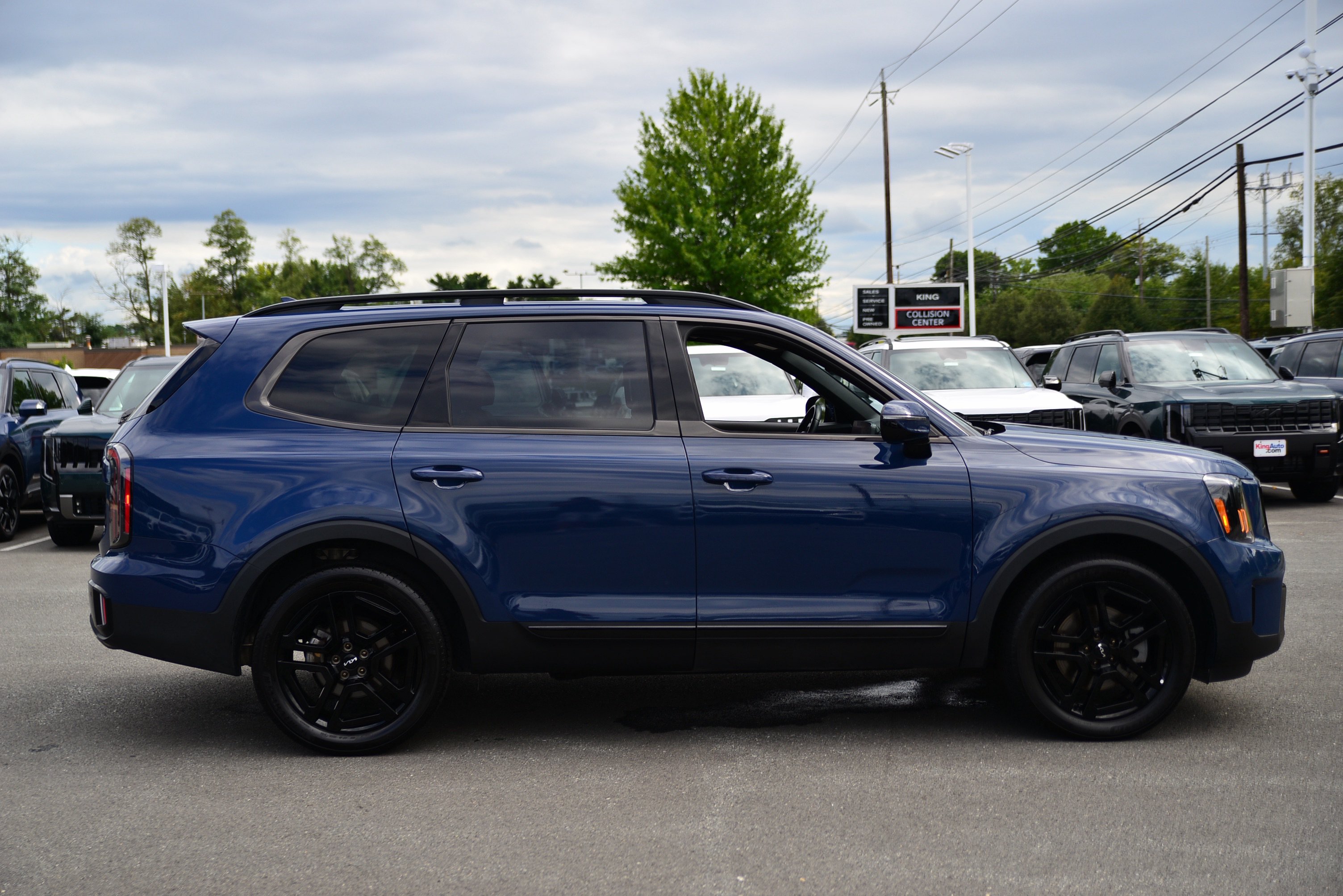 Certified 2024 Kia Telluride SX X-Line AWD/4WD image 2