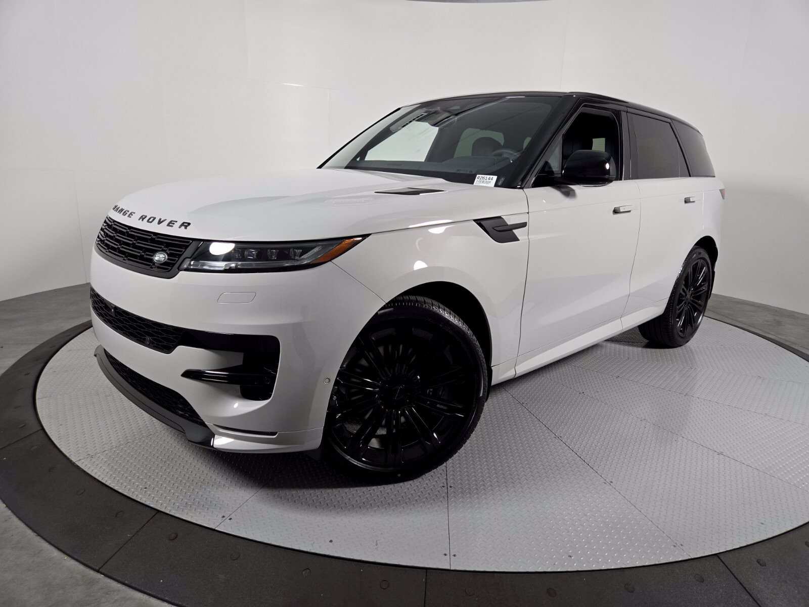 New 2026 Land Rover Range Rover Sport Dynamic SE AWD/4WD image 1