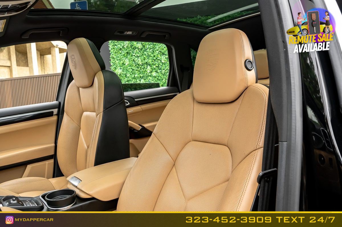 Used 2018 Porsche Cayenne Platinum Edition w/ Premium Package AWD/4WD image 11