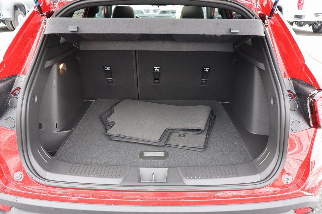 New 2026 Chevrolet Trax RS w/ Sunroof Package image 24