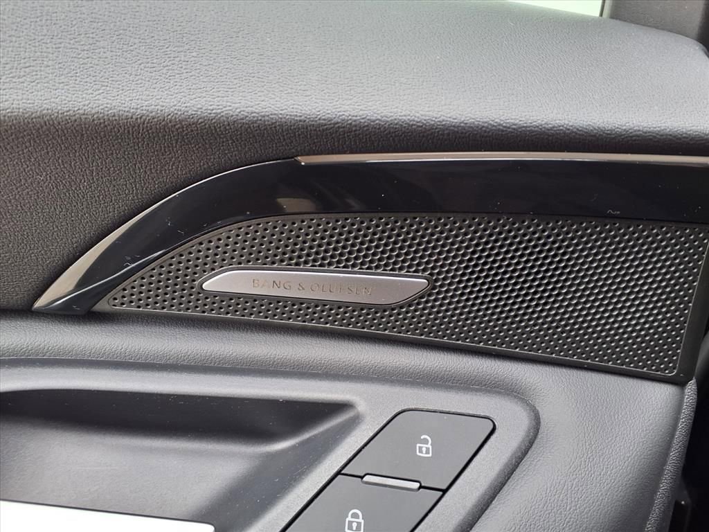 Used 2025 Audi Q5 Premium Plus w/ Premium Plus image 12