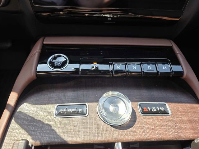 New 2025 Lincoln Navigator Reserve image 11