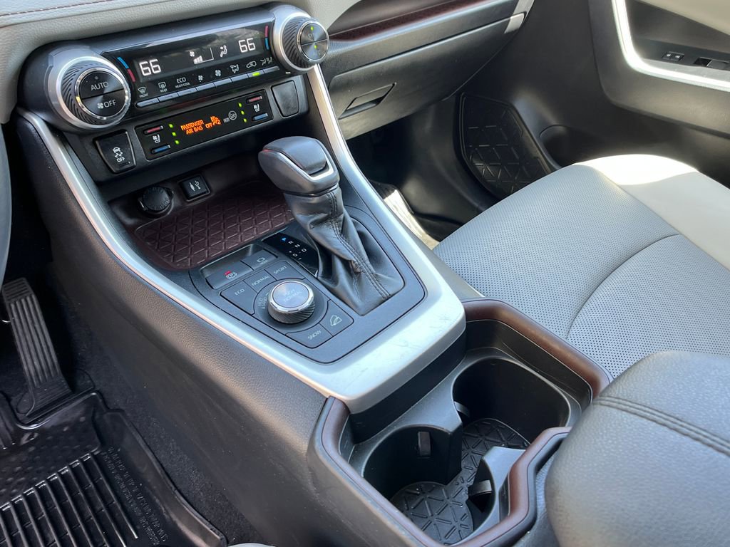 Used 2019 Toyota RAV4 Limited w/ Cold Weather Package AWD/4WD image 20