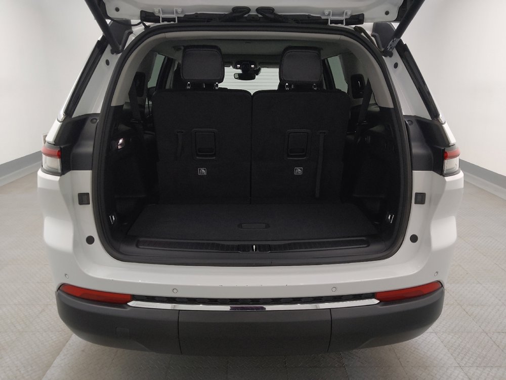 Used 2023 Jeep Grand Cherokee L Limited image 29