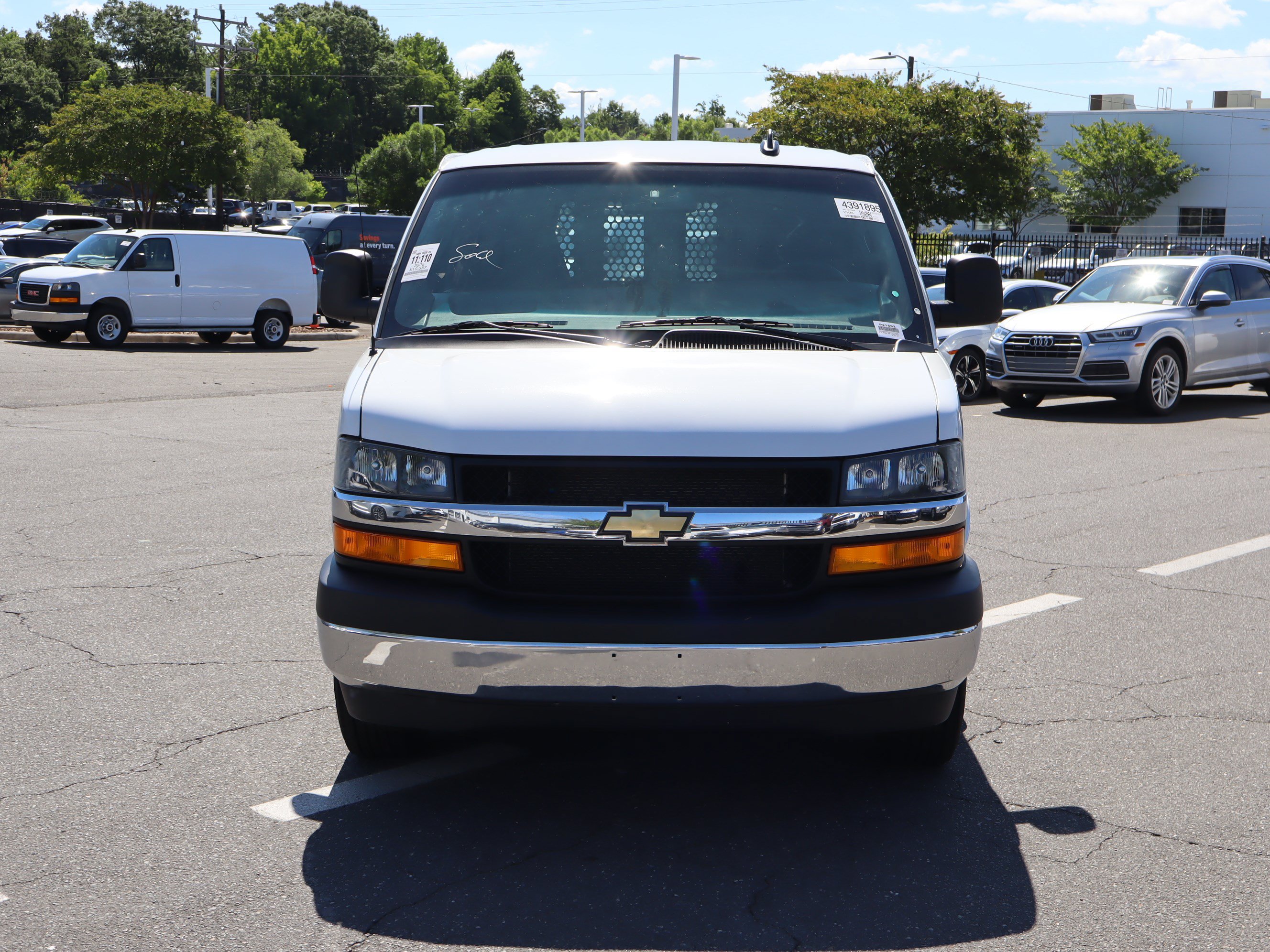 Used 2025 Chevrolet Express 2500 w/ Driver Convenience Package RWD image 3