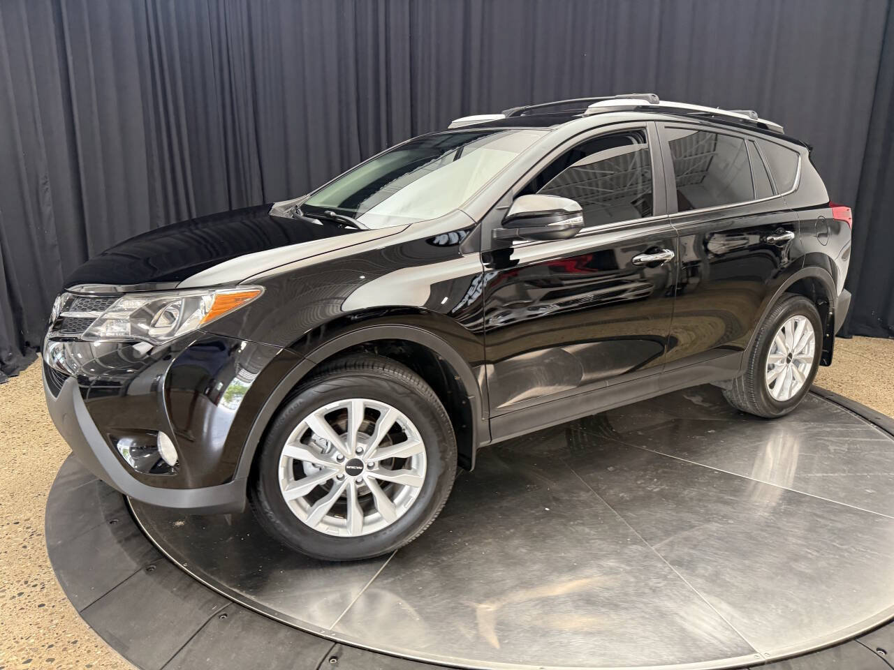 Used 2013 Toyota RAV4 Limited AWD/4WD image 2