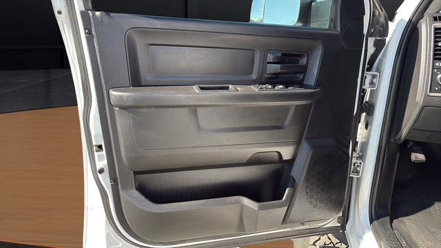 Used 2018 RAM 3500 Tradesman w/ Chrome Appearance Group image 23