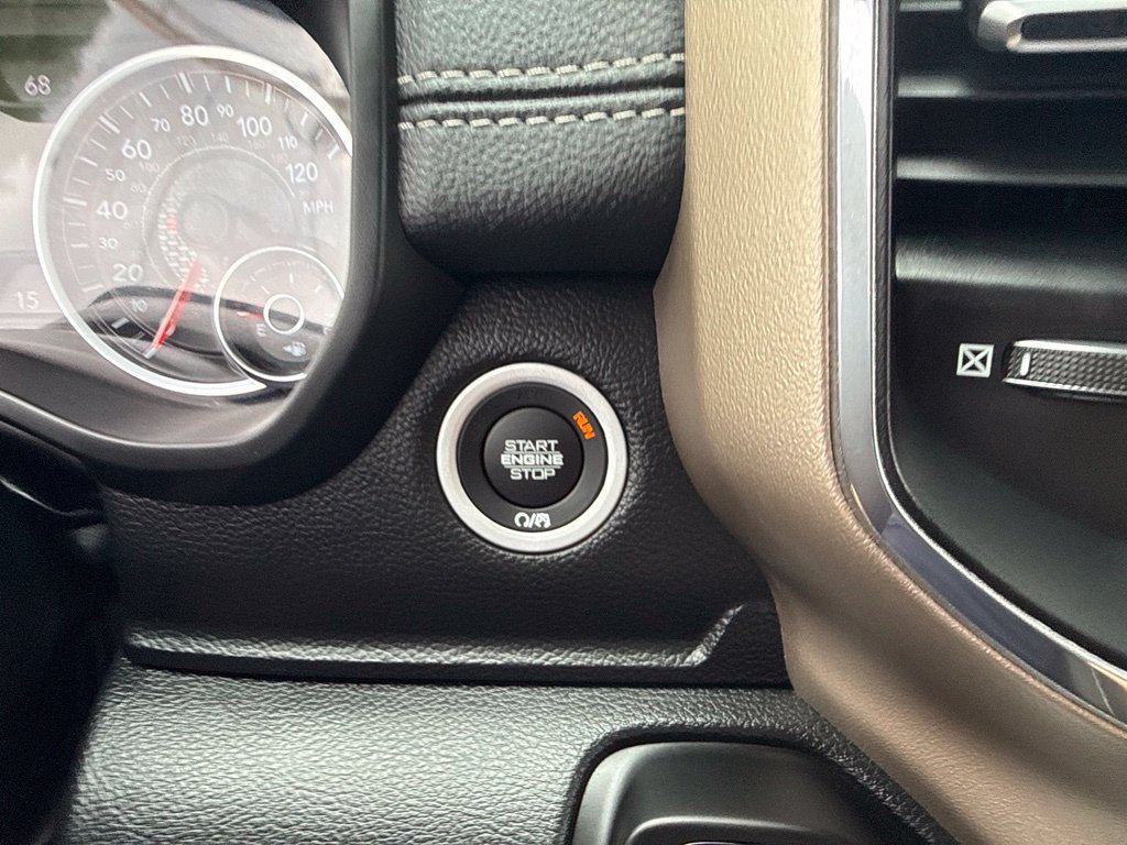 Used 2022 RAM 1500 Laramie AWD/4WD image 15