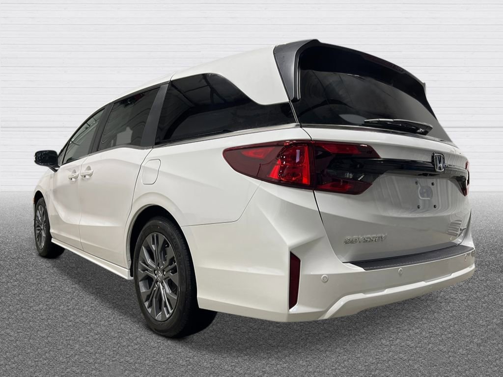 New 2026 Honda Odyssey Touring image 3