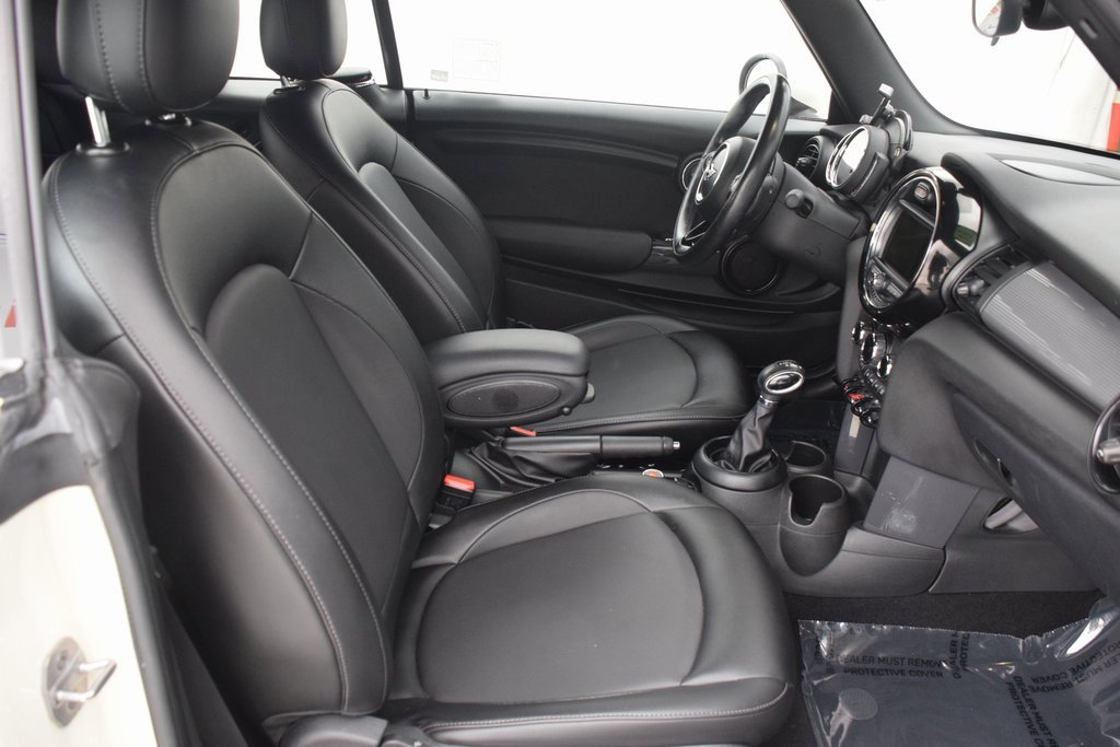 Used 2018 MINI Cooper Convertible image 15