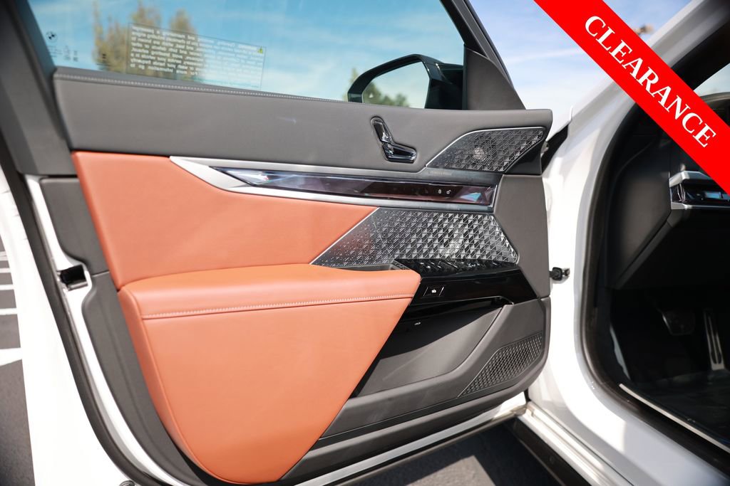 Used 2025 BMW i7 M70 w/ Executive Package image 16