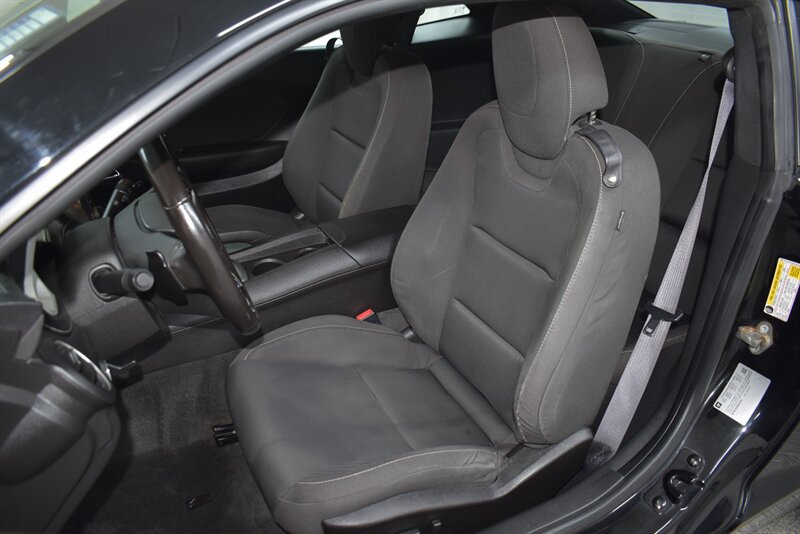Used 2015 Chevrolet Camaro LT w/ 1LT Preferred Package RWD image 16