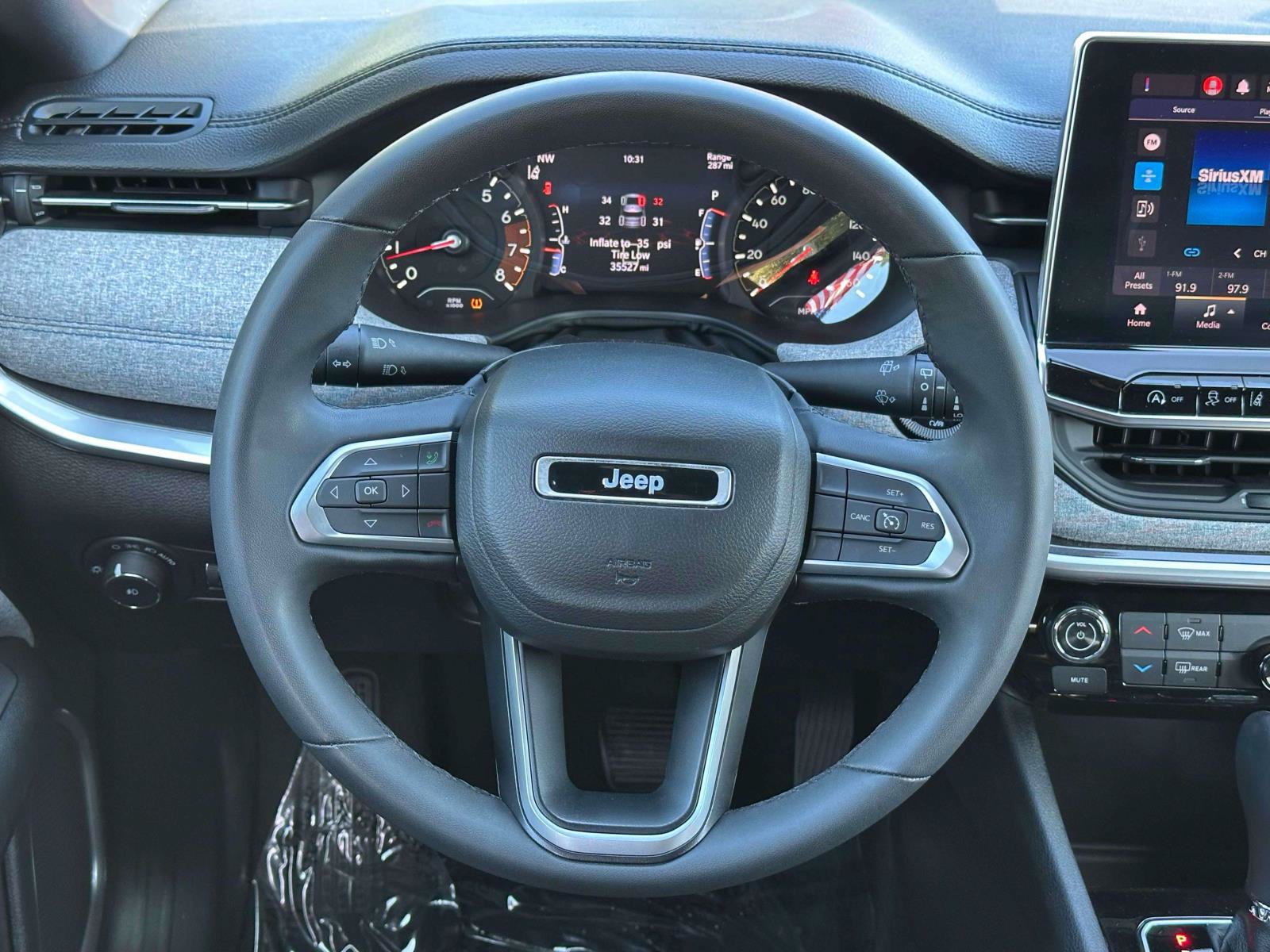 Used 2023 Jeep Compass Latitude AWD/4WD image 12