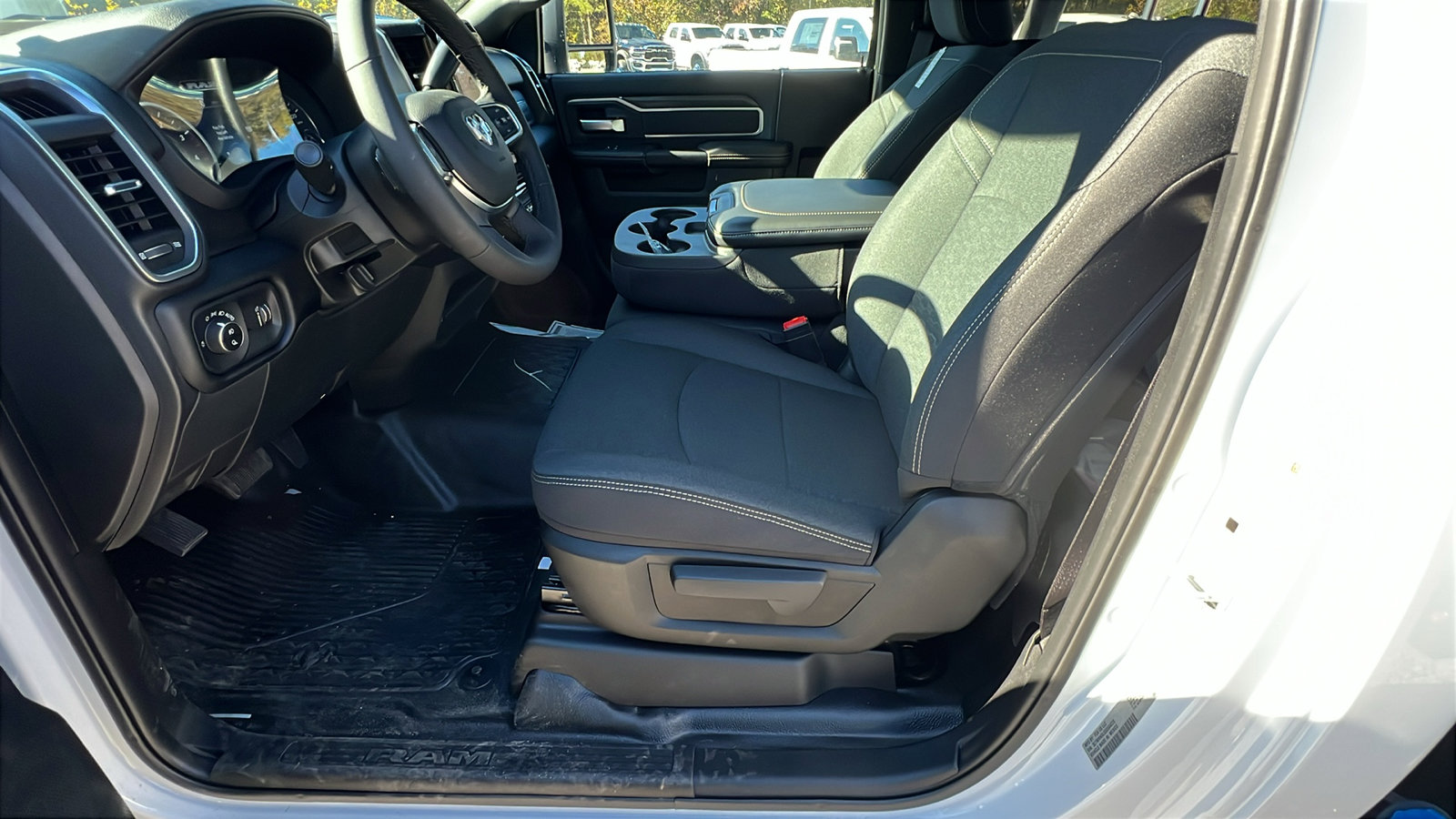 New 2025 RAM 5500 4x4 Regular Cab image 19