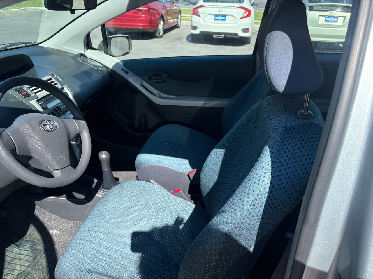 Used 2007 Toyota Yaris 2-Door Hatchback image 8