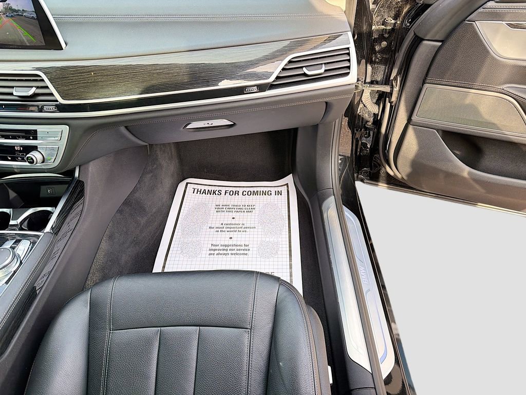 Used 2018 BMW 740i image 17